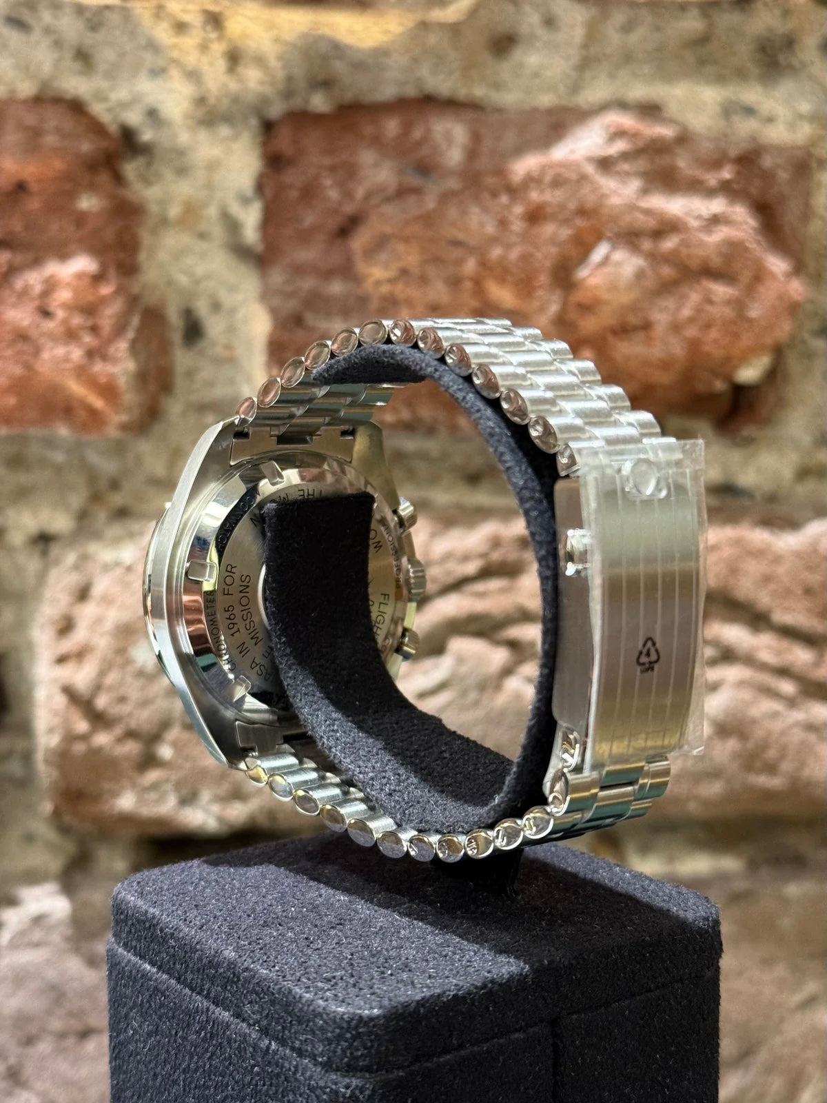 Omega Speedmaster 42 - Schwarzes Zifferblatt, Modell 2026, Ref. 310.30.42.50.01.001