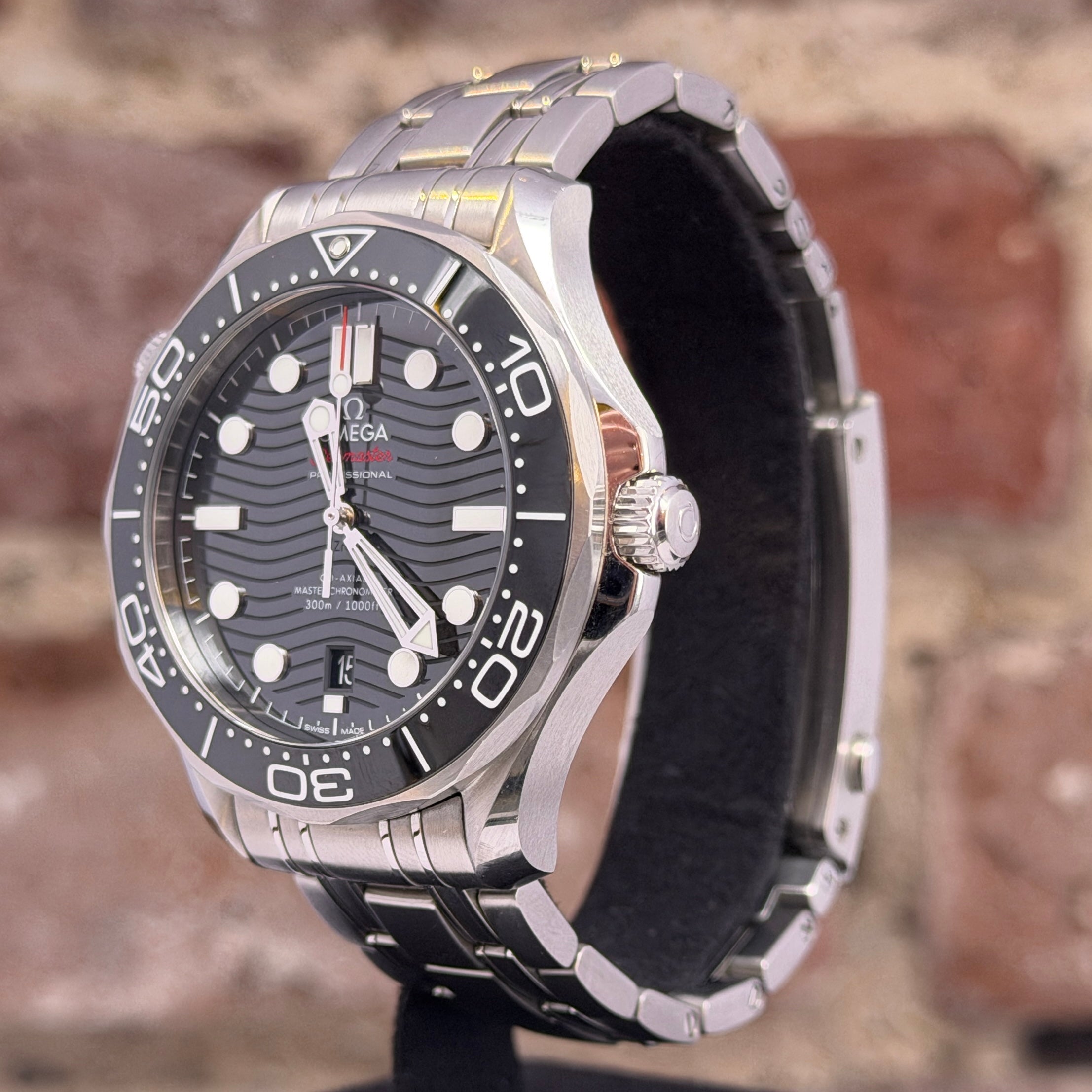 Omega Seamaster 42 - Schwarzes Zifferblatt, Modell 2022 Ref. 210.30.42.20.01.001