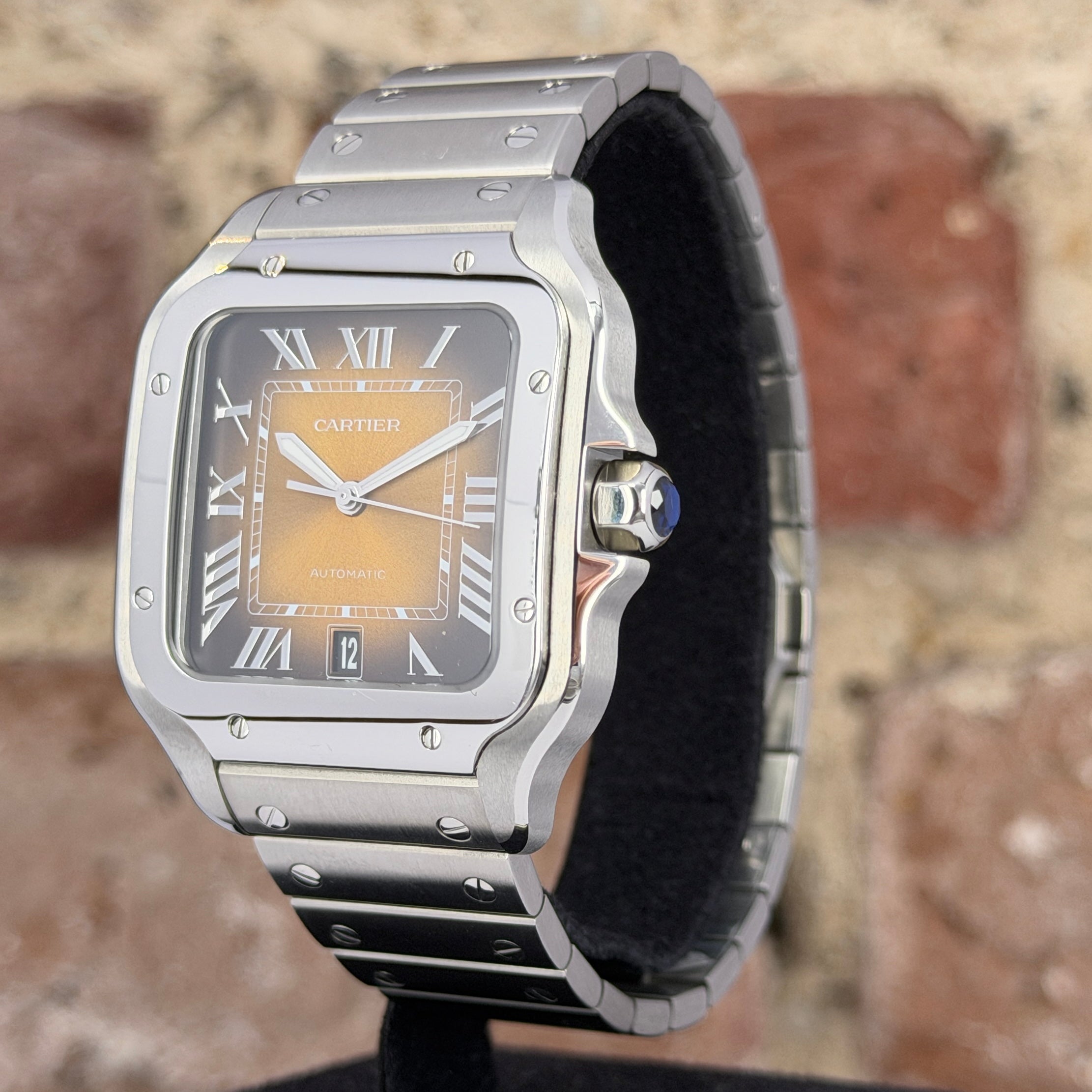 Cartier Santos - Großes Modell, Braunes Zifferblatt, Modell 2025, Ref.WSSA0064
