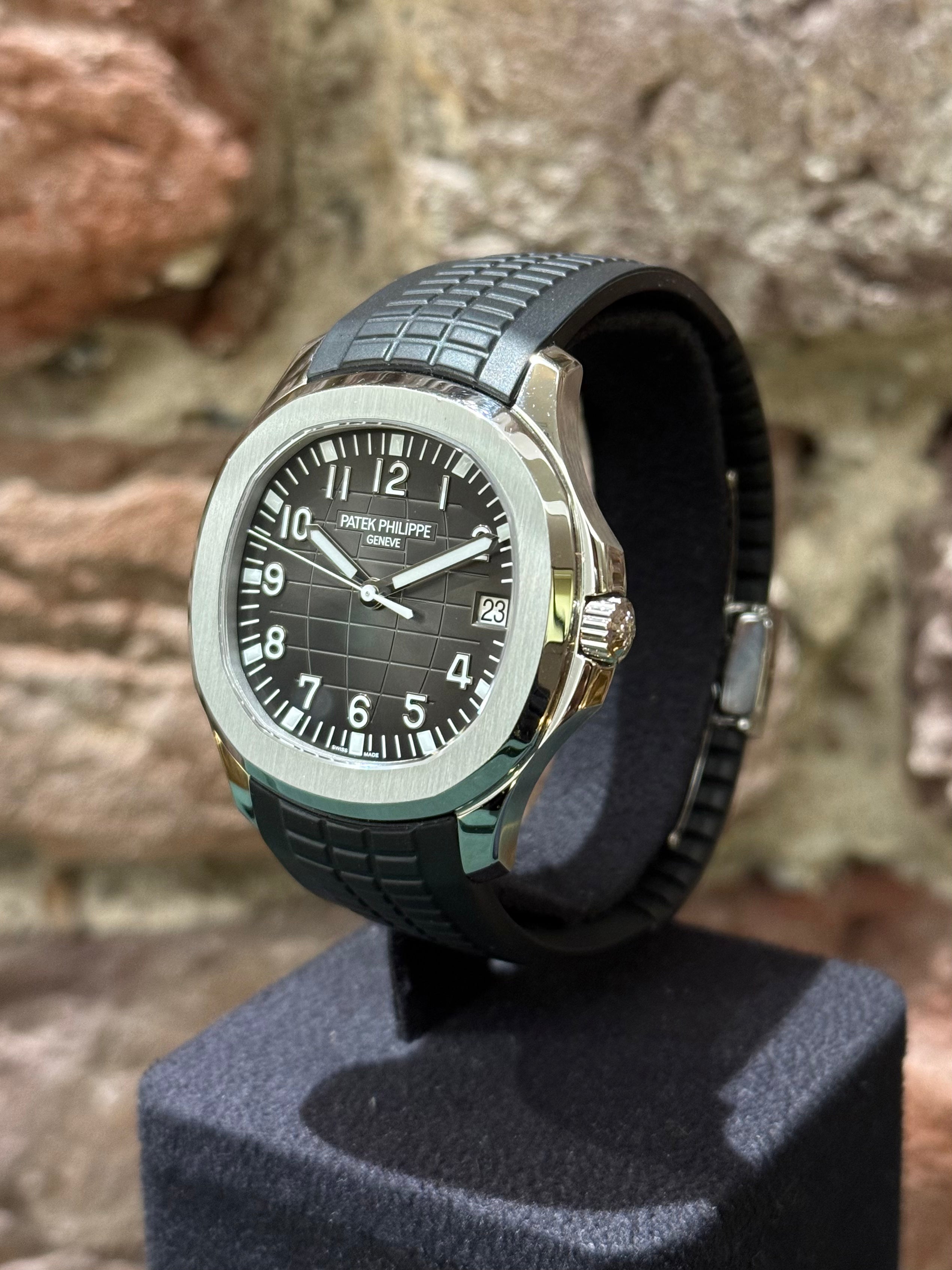 Patek Philippe - Schwarzes Zifferblatt, Modell 2024, Ref.5167A