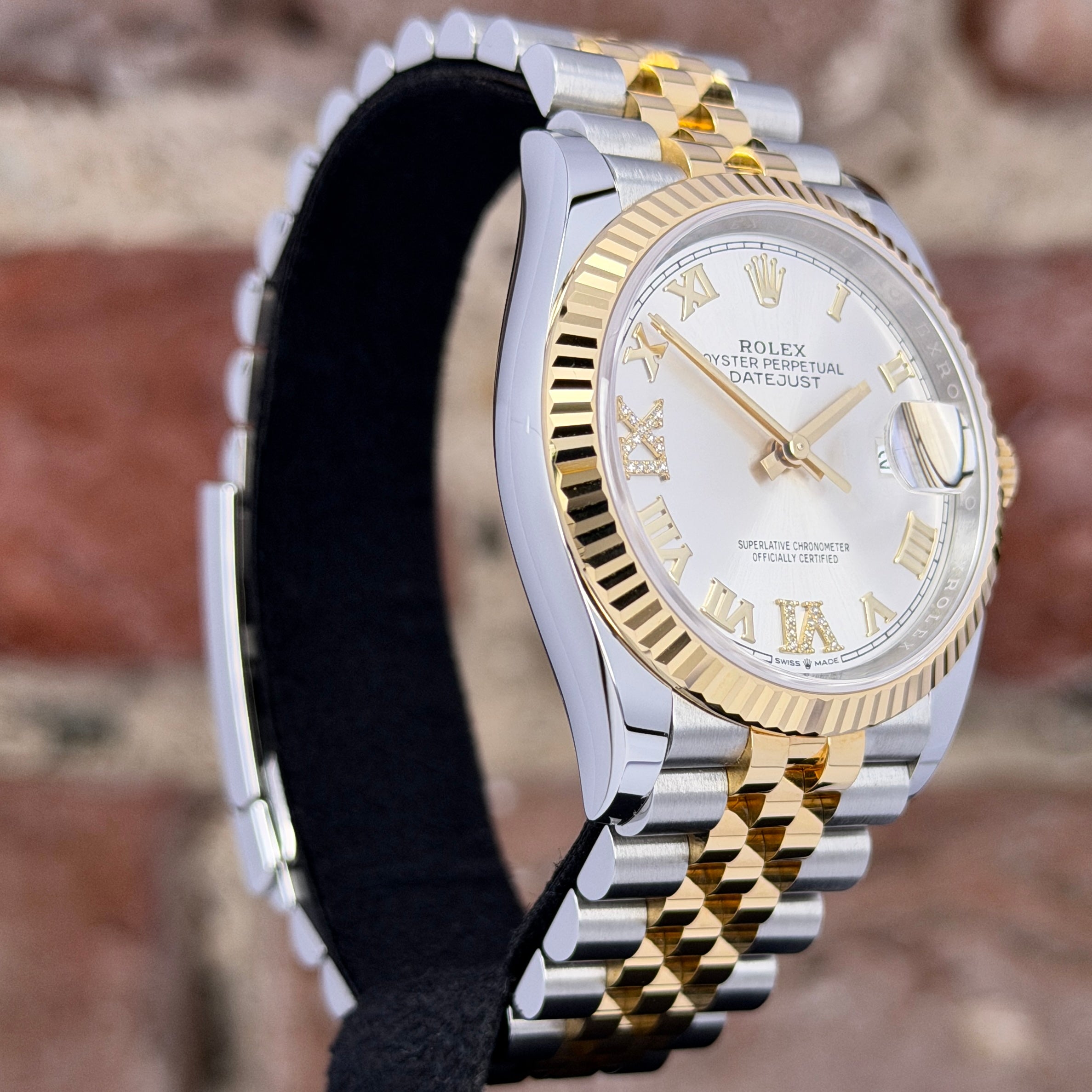 Rolex Datejust 36 - Silber Zifferblatt mit Diamanten 6/9, Modell 2021, Ref.126233