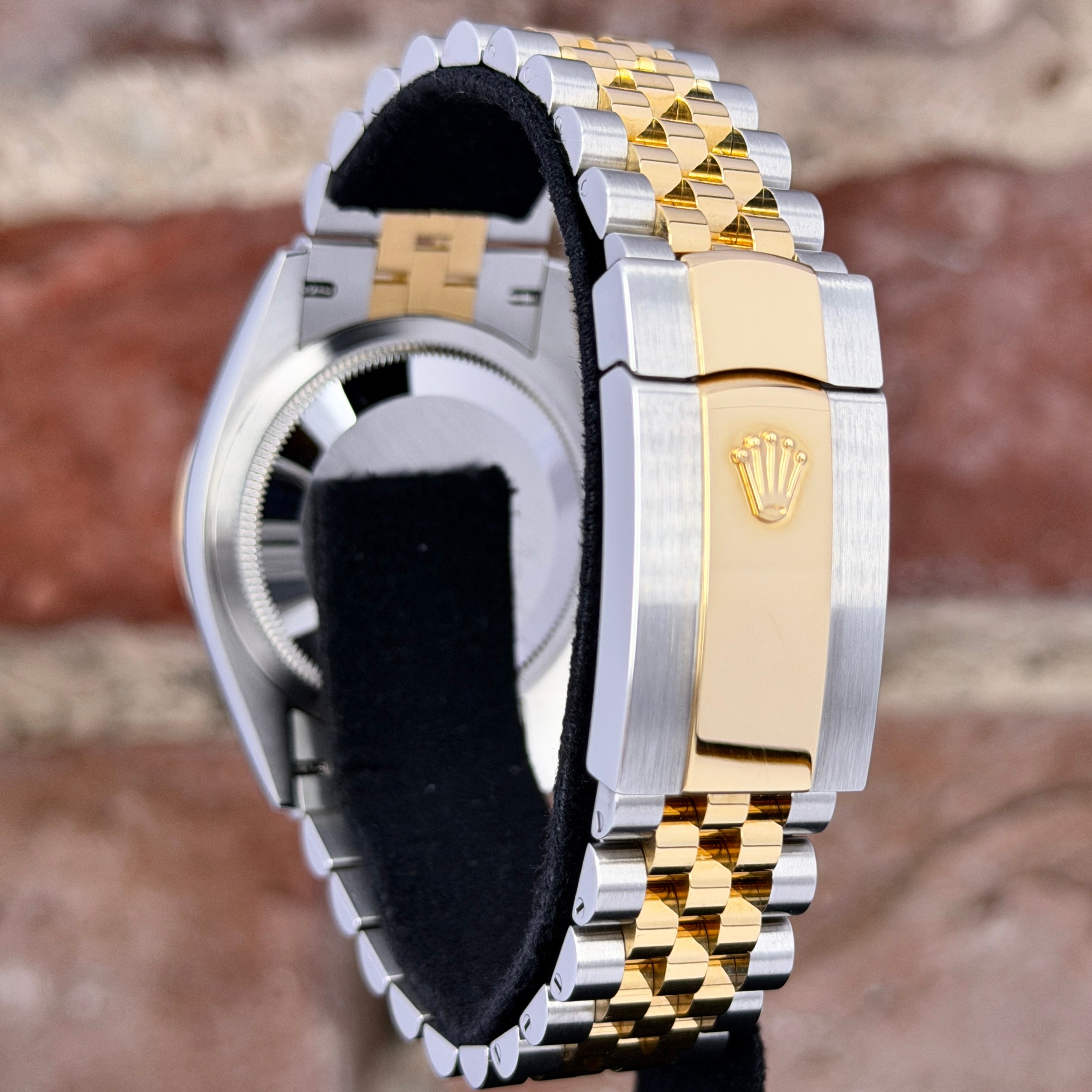 Rolex Datejust 36 - Silber Zifferblatt mit Diamanten 6/9, Modell 2021, Ref.126233