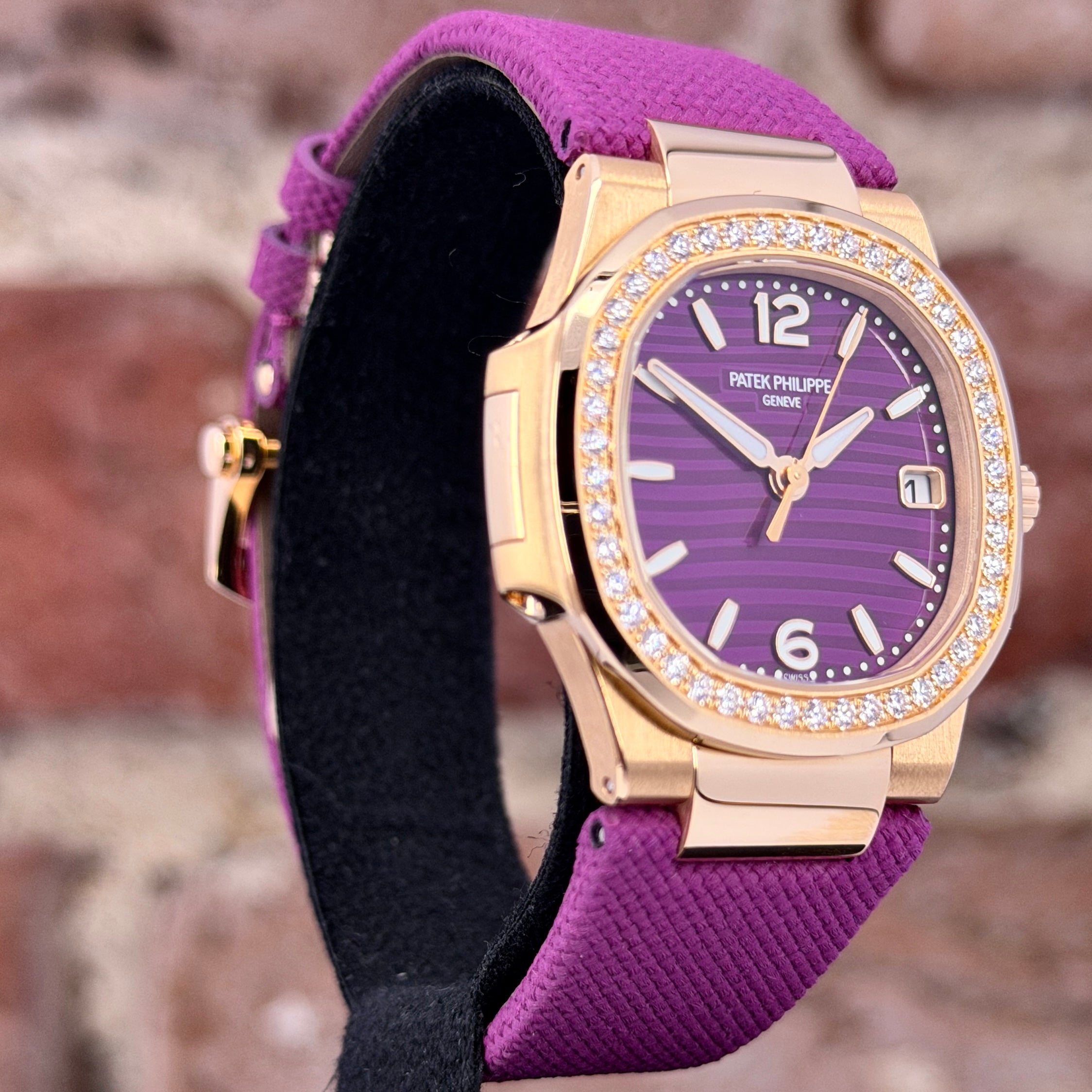 Patek Philippe Nautilus 32 - Violet Zifferblatt, Ref.7010R-013, Modell 2026