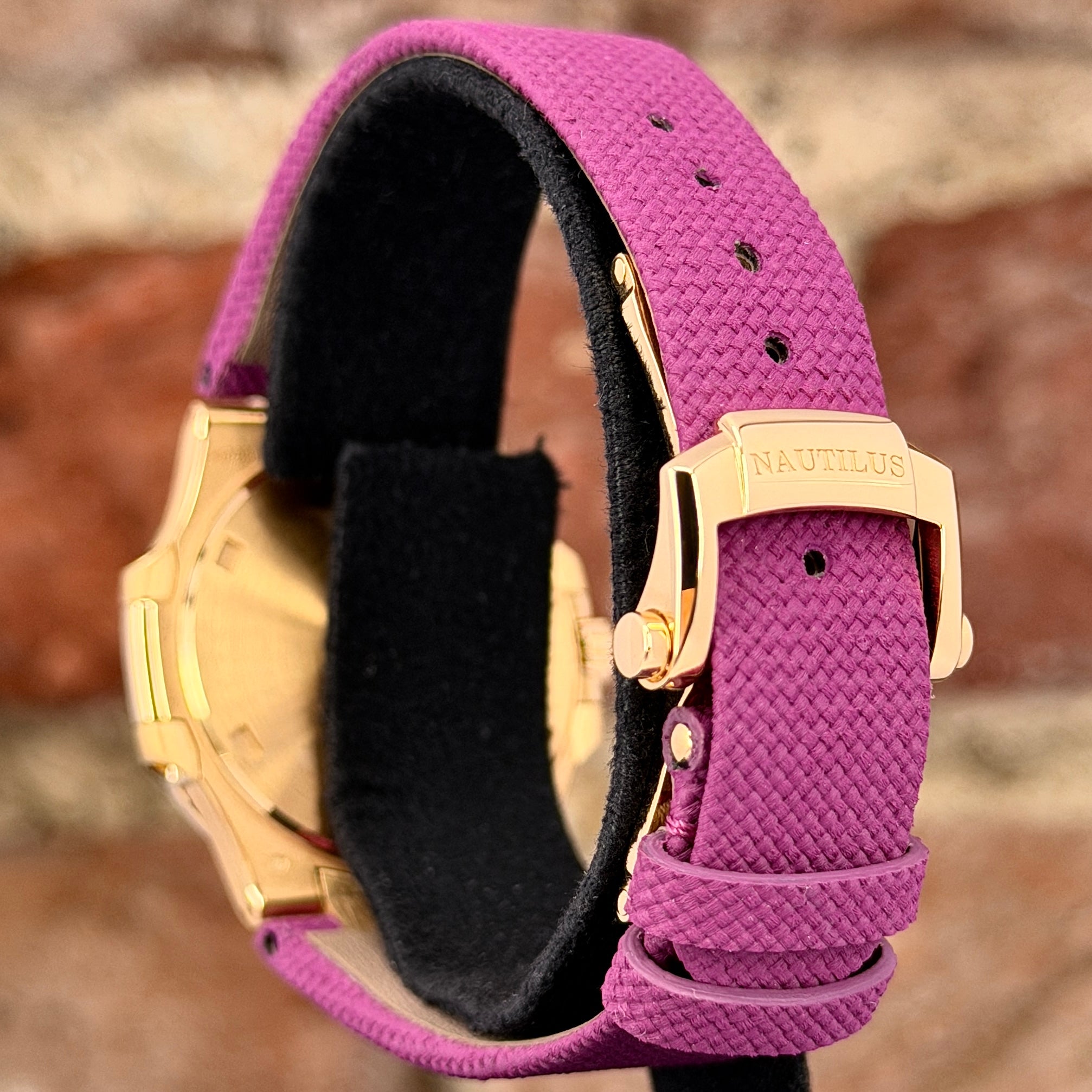 Patek Philippe Nautilus 32 - Violet Zifferblatt, Ref.7010R-013, Modell 2026