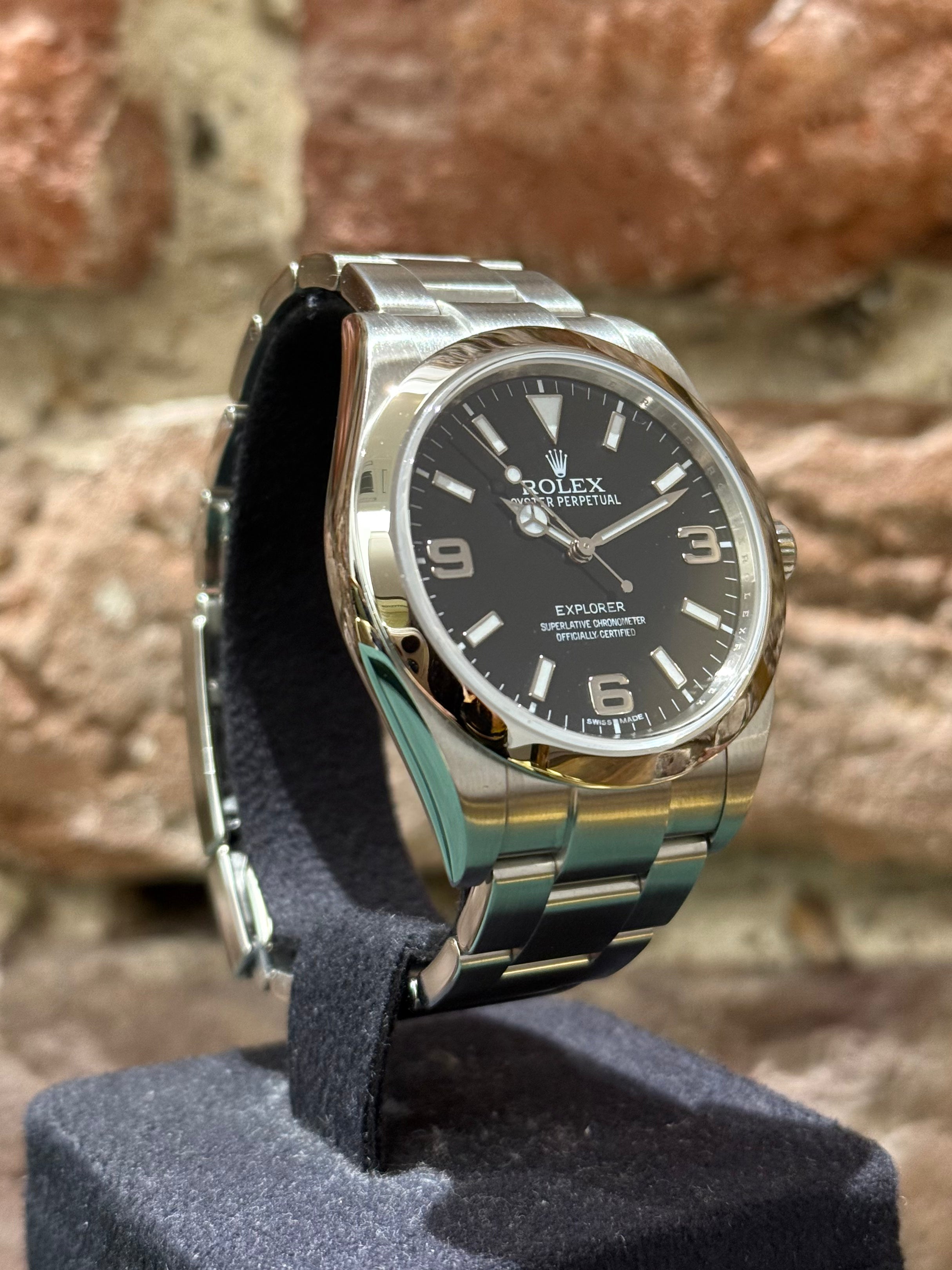 Rolex Explorer II - Schwarzes Zifferblatt, Modell 2015, Ref.214270