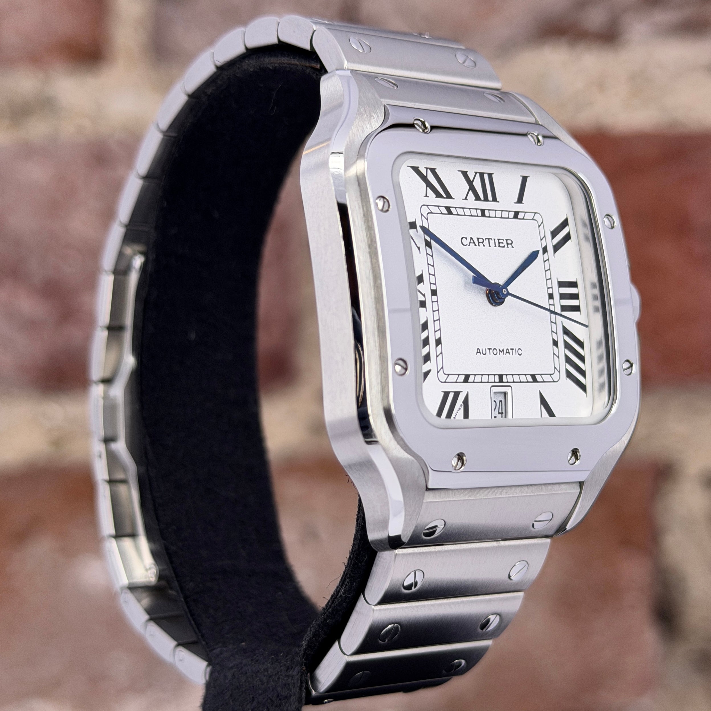 Cartier Santos- Großes Modell, Silbernes Zifferblatt, Modell 2025, Ref. WSSA0018