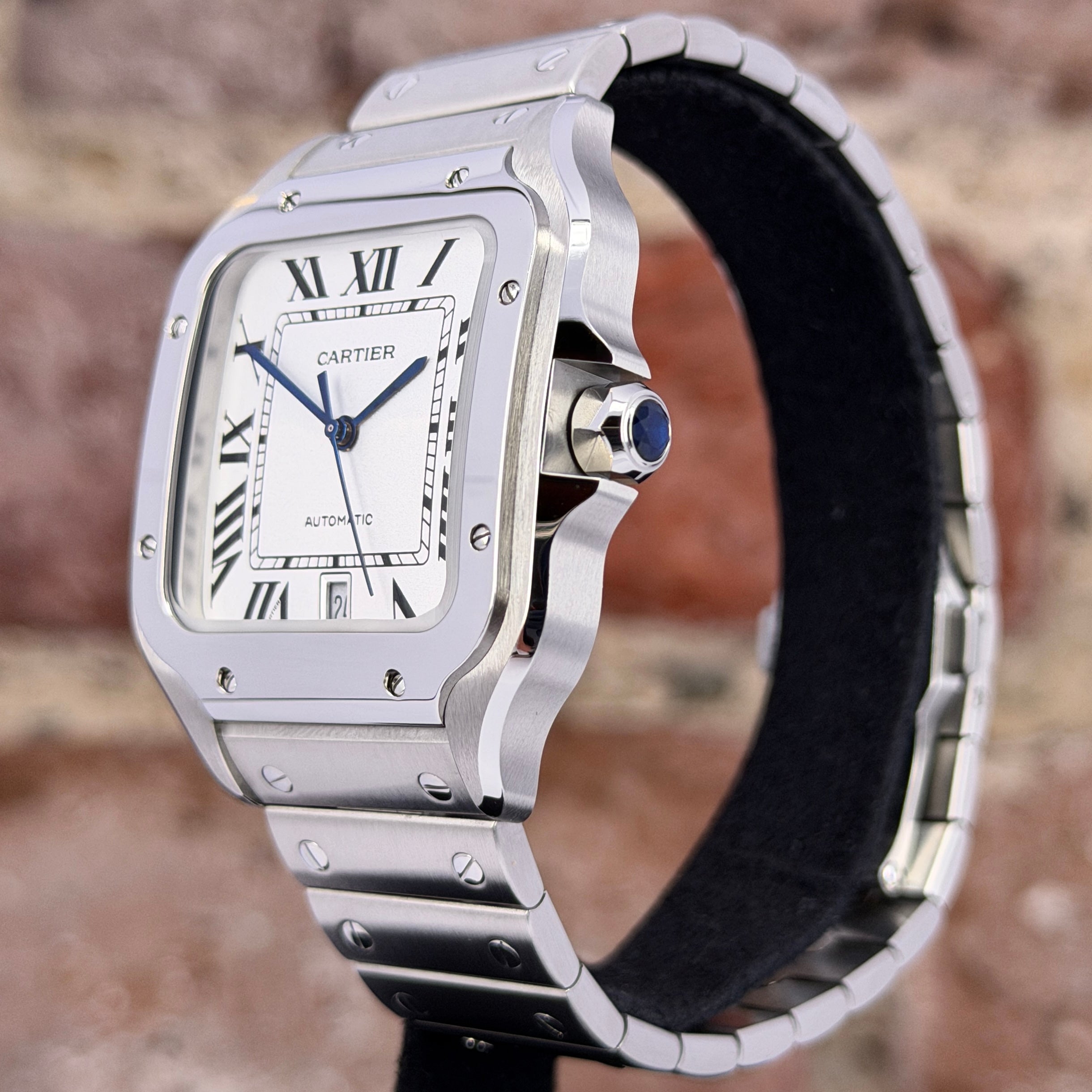 Cartier Santos- Großes Modell, Silbernes Zifferblatt, Modell 2025, Ref. WSSA0018
