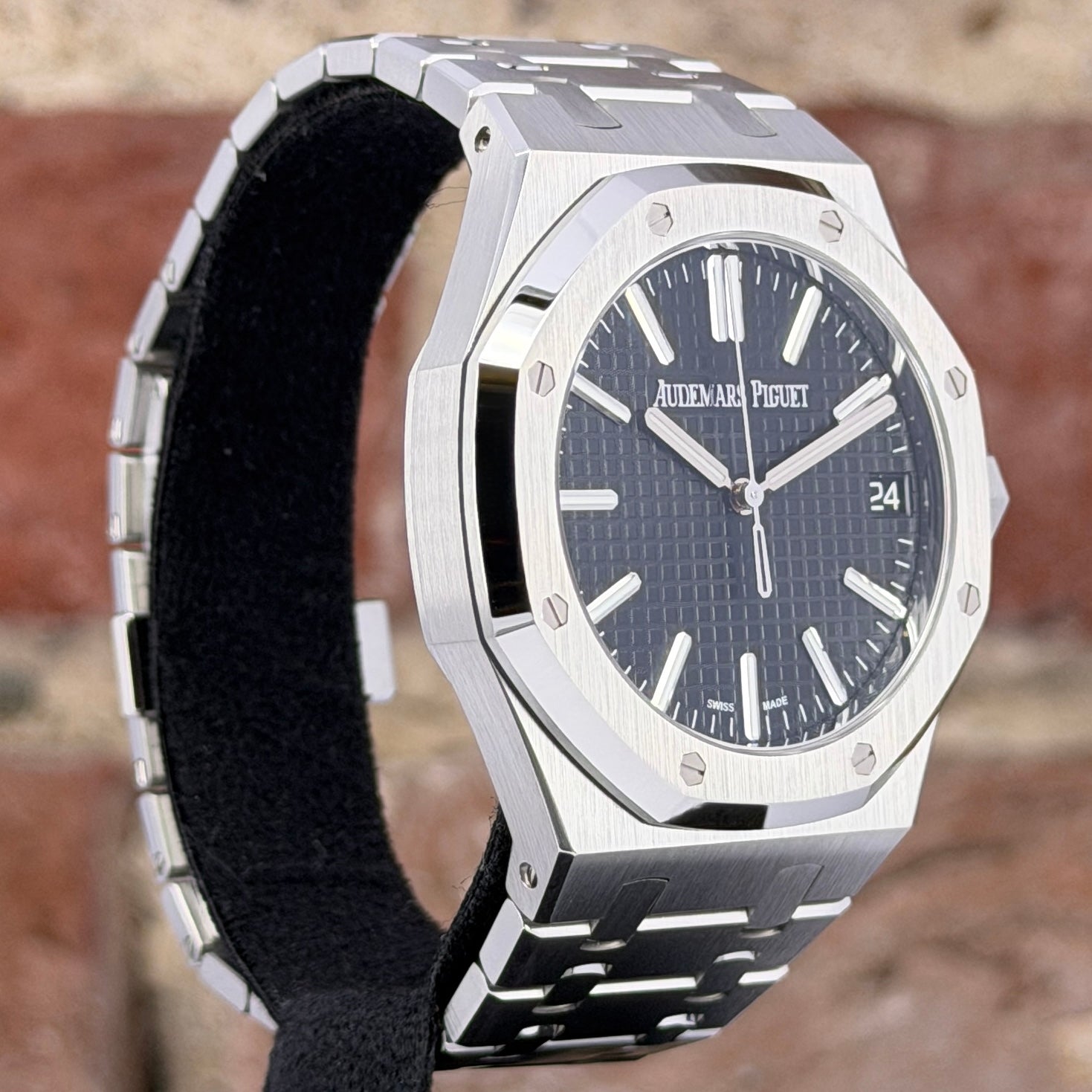 Audemars Piguet - Schwarzes Zifferblatt, Modell 2022, Ref.15510ST
