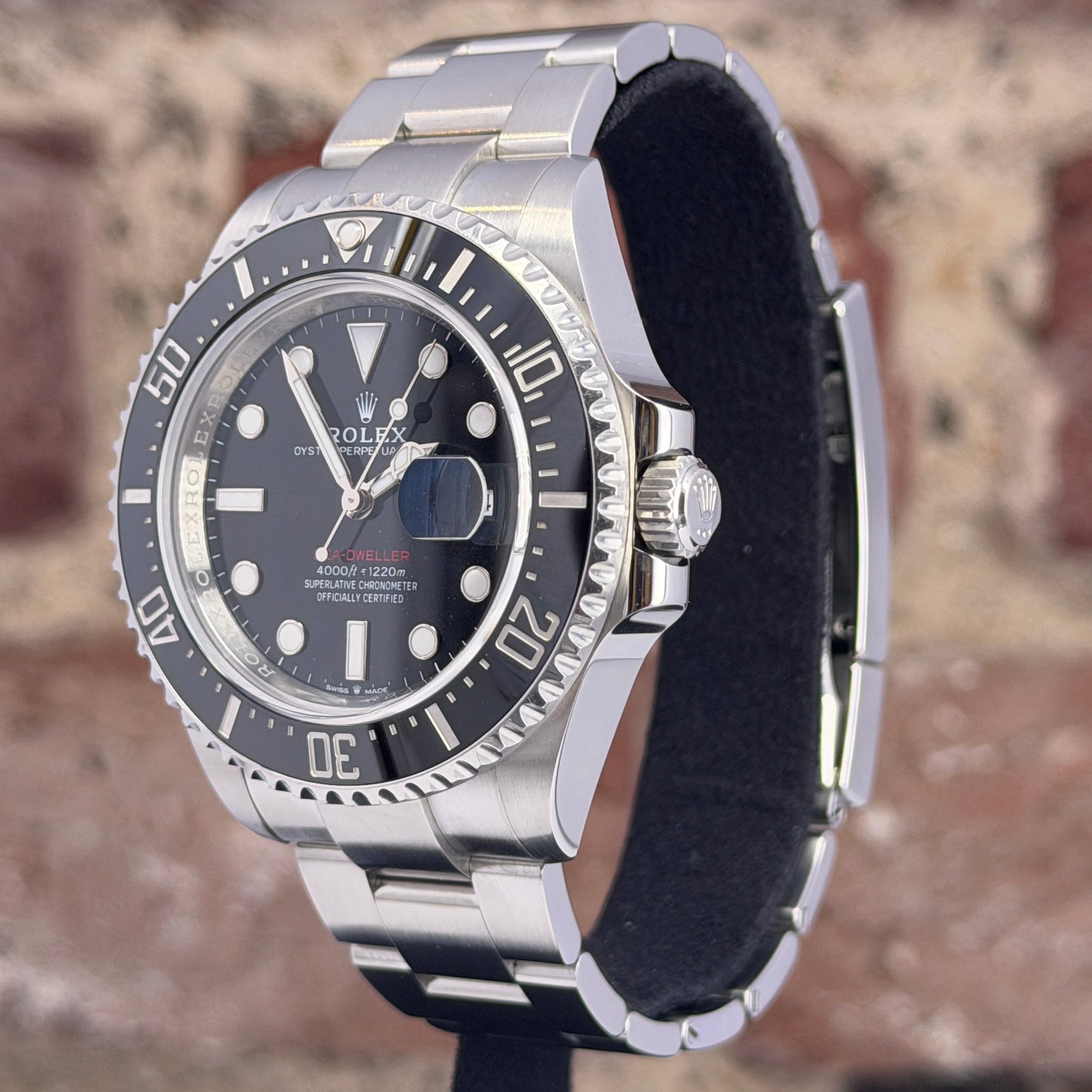 Rolex Seadweller 43 - Schwarzes Zifferblatt, Modell 2024, Ref.126600
