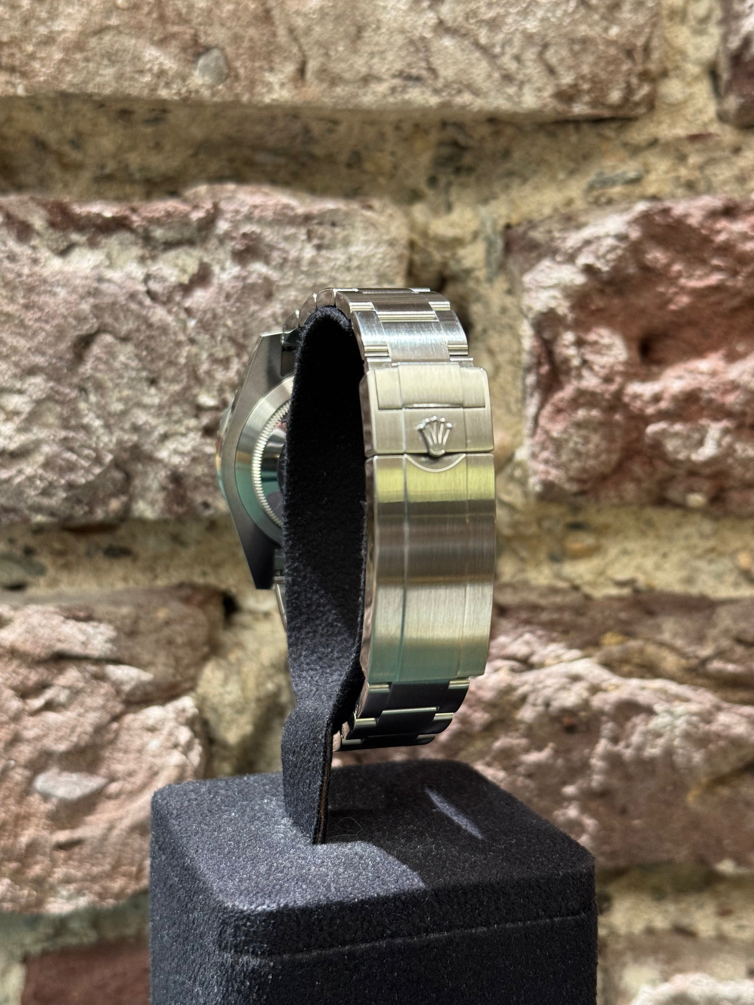 Rolex Submariner 40 - Schwarzes Zifferblatt, Modell 2016, Ref.116610LN