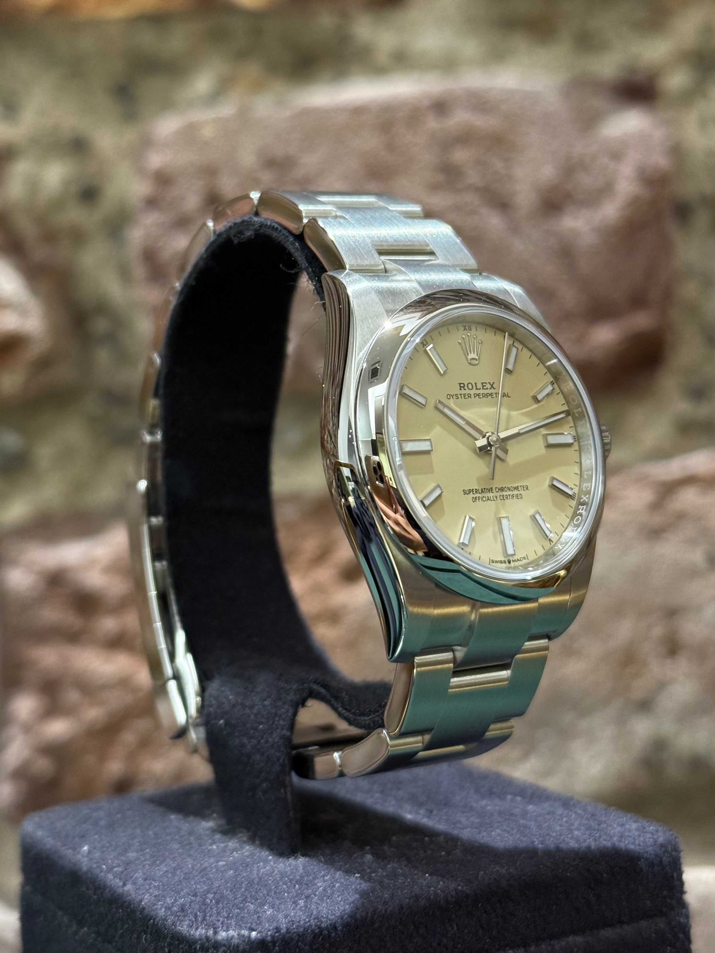 Rolex Oyster Perpetual - Beiges Zifferblatt, Modell 2025, Ref. 124200