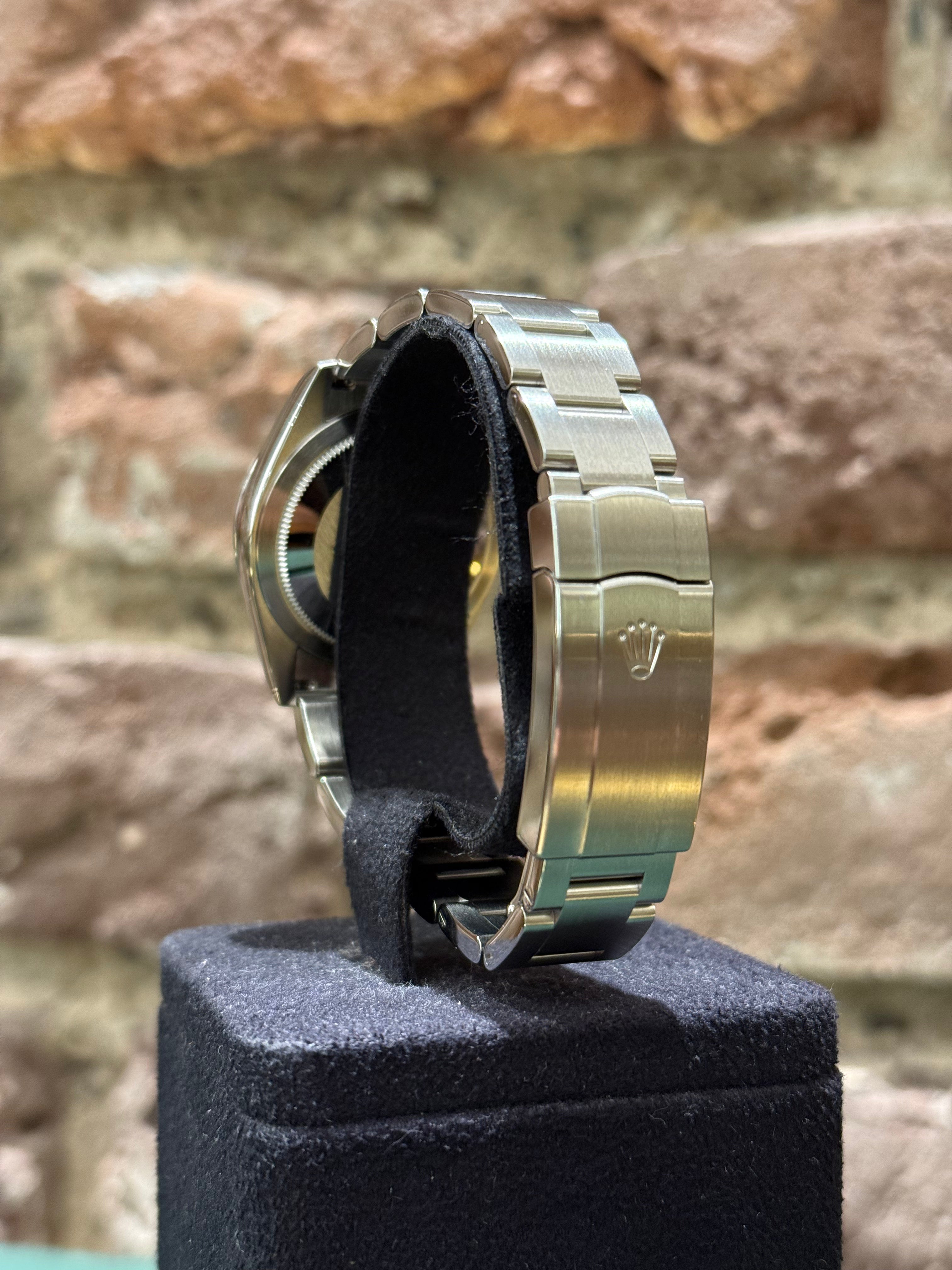 Rolex Oyster Perpetual - Beiges Zifferblatt, Modell 2025, Ref. 124200