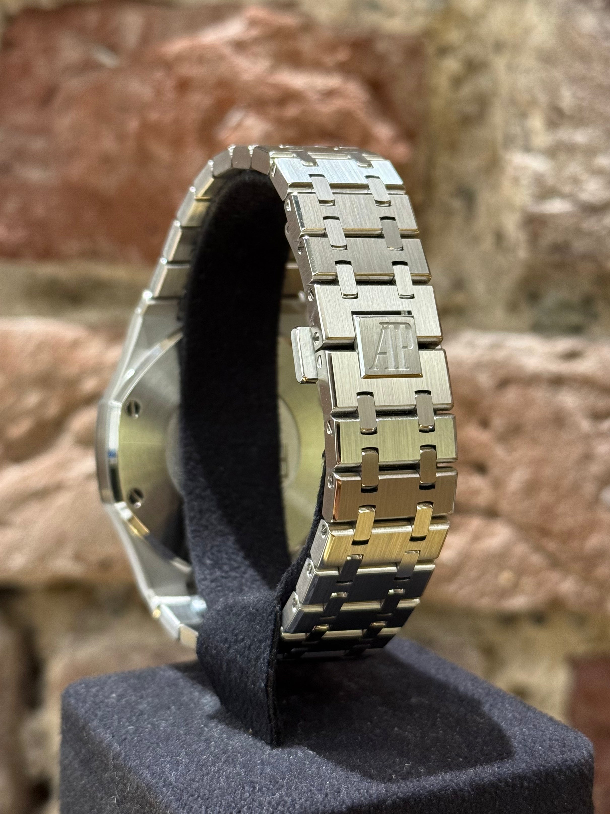 Audemars Piguet Royal Oak Chronograph - Schwarzes Zifferblatt, Modell 2021, Ref. 26331ST