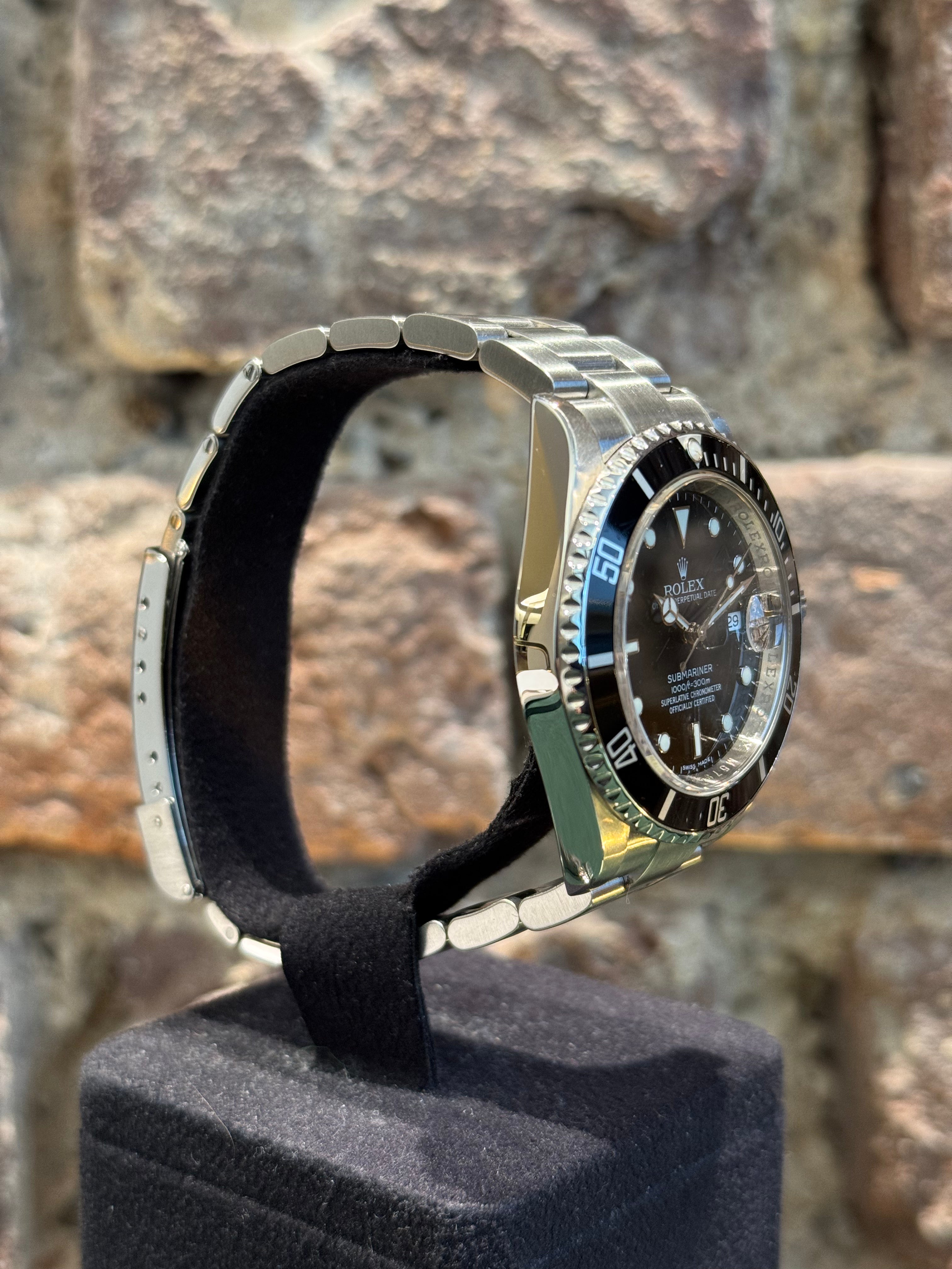 Rolex Submariner 40 - Schwarzes Zifferblatt, Modell 2008, Ref.16610LN