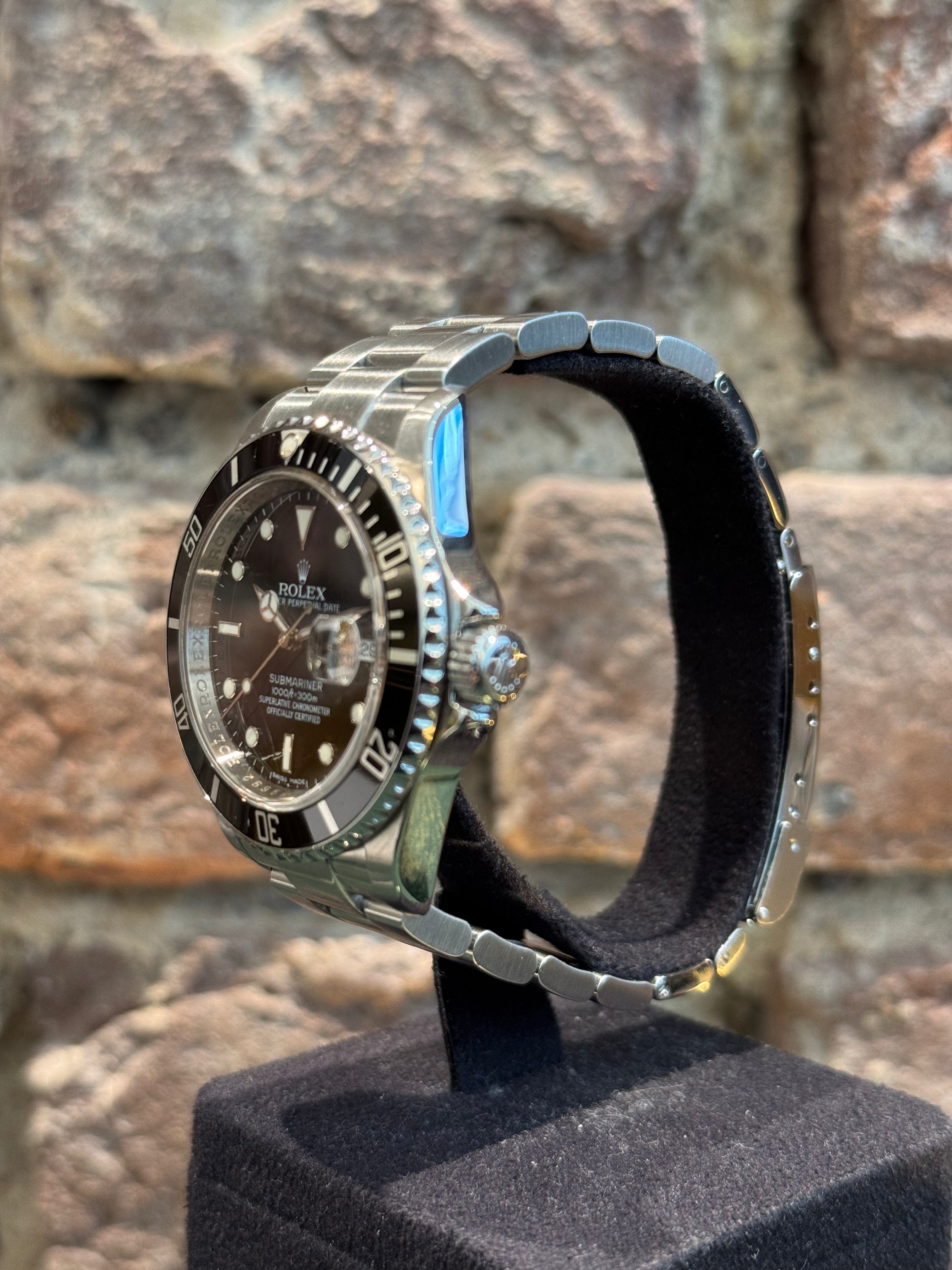 Rolex Submariner 40 - Schwarzes Zifferblatt, Modell 2011, Ref.16610