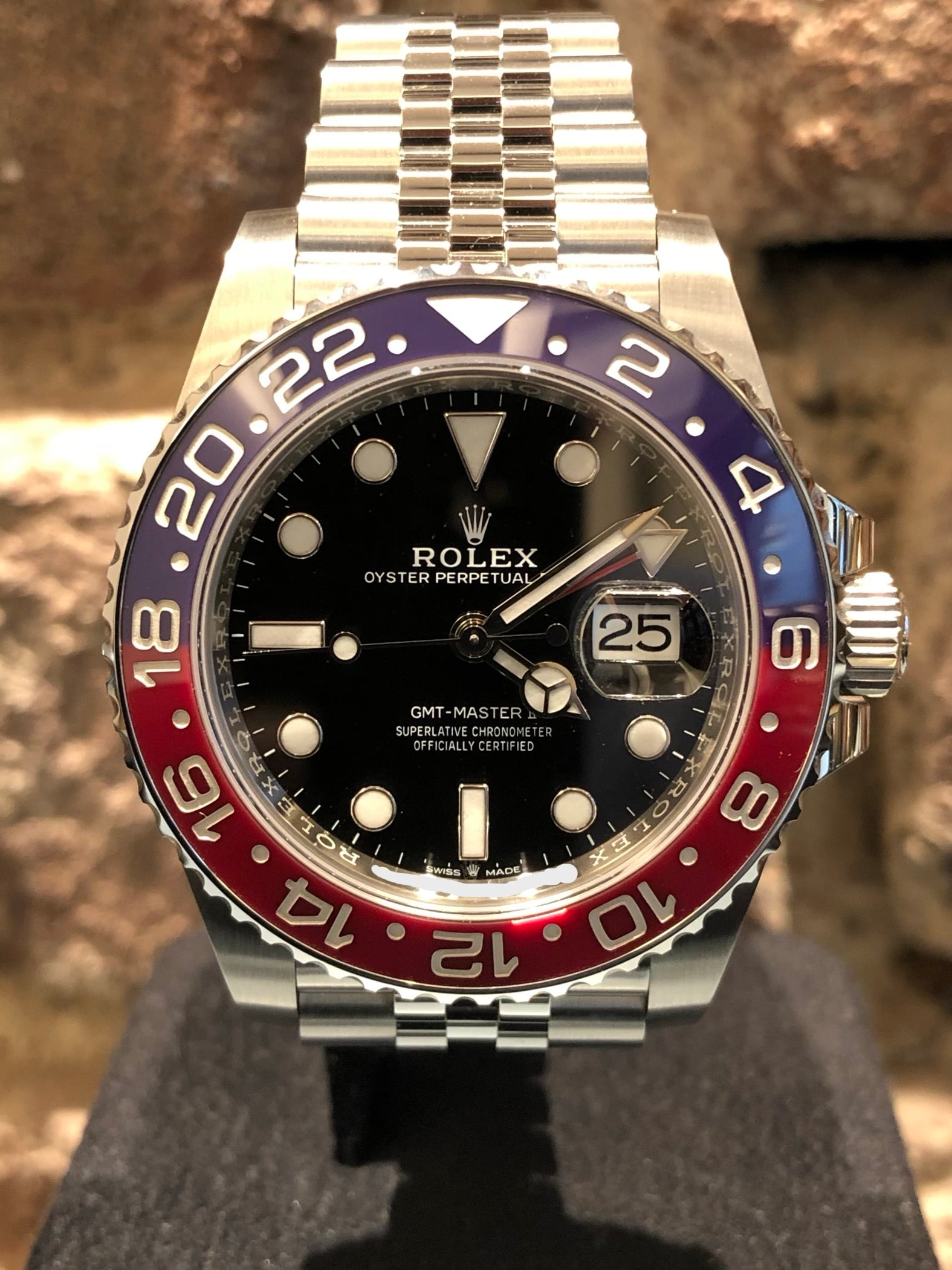 Rolex GMT Master II – Schwarzes Zifferblatt, Modell 2018, Ref. 126710BLRO (Pepsi)